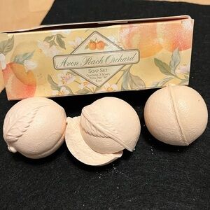 Vintage Avon Peach Orchard Soap Set